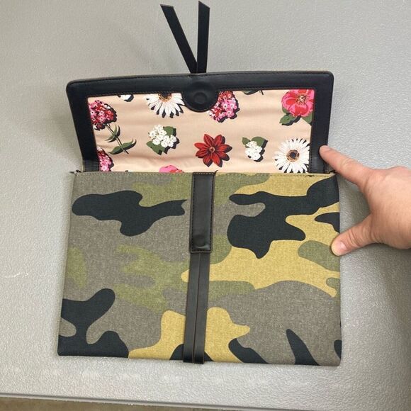Camo & Floral Bellamy Stella & Dot Clutch Pouch Travel Envelope Bag 12”x8.5” - Picture 7 of 9